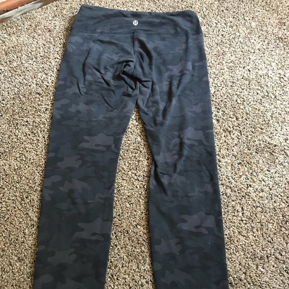 Lululemon lot - Picture 2 of 3